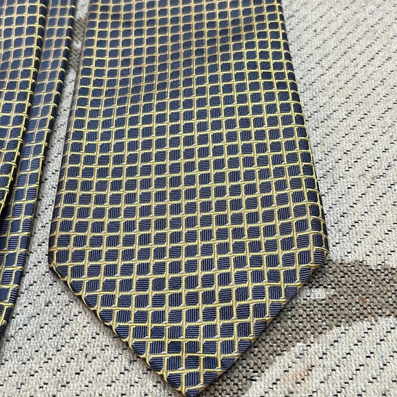 Betini squares 100% silk tie - Picture 3 of 7